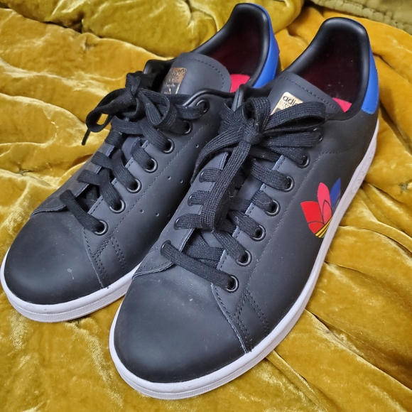 adidas Shoes - Adidas Multi Colorful Trefoil Womens Stan Smith 8.5 EUC